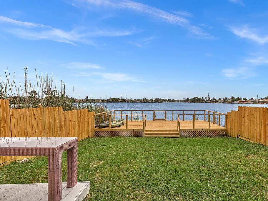 Supervilla - Lakefront - Sunsets, Kayaks, Grill Fort Lauderdale Exterior foto