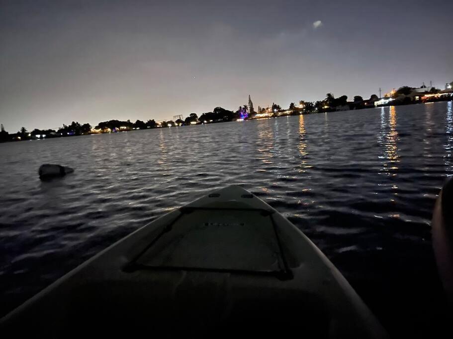 Supervilla - Lakefront - Sunsets, Kayaks, Grill Fort Lauderdale Exterior foto