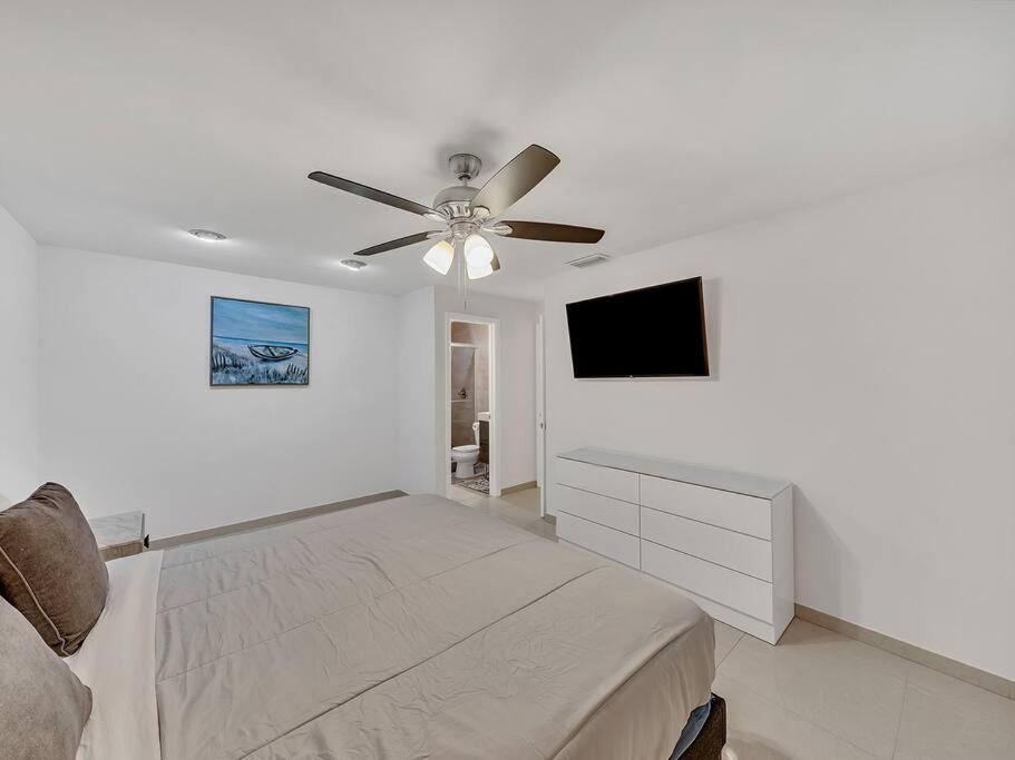 Supervilla - Lakefront - Sunsets, Kayaks, Grill Fort Lauderdale Exterior foto