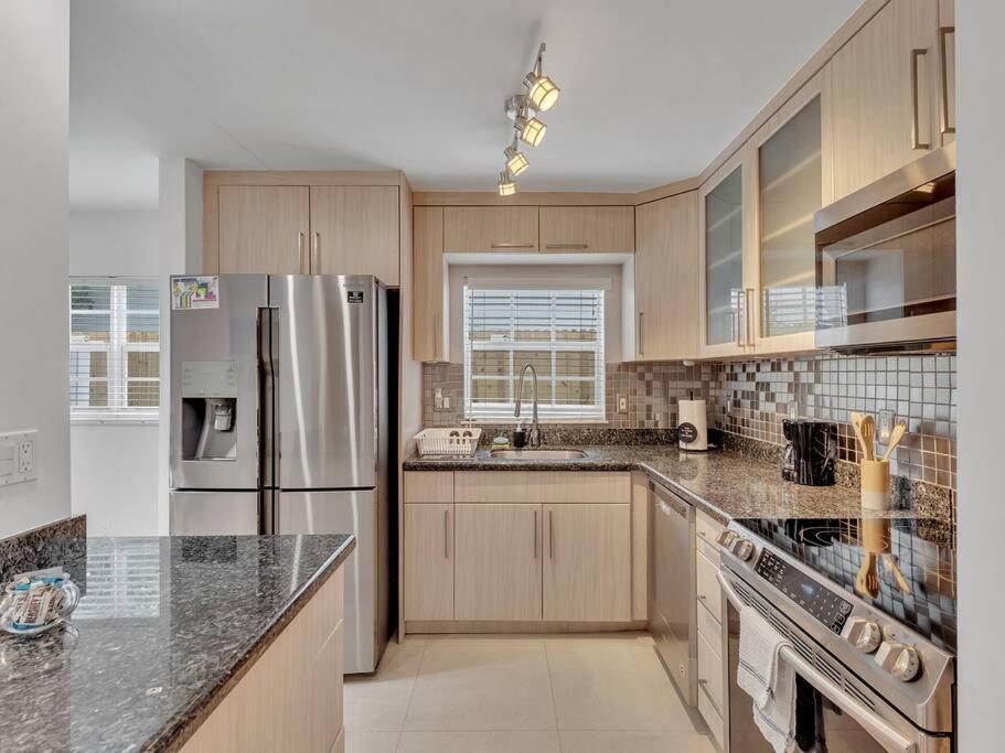 Supervilla - Lakefront - Sunsets, Kayaks, Grill Fort Lauderdale Exterior foto